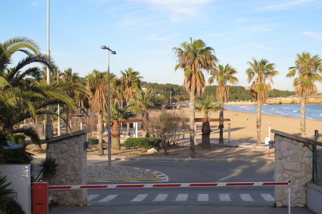 Apartment In Front Of Arrabassada Beach Тарагона Екстериор снимка