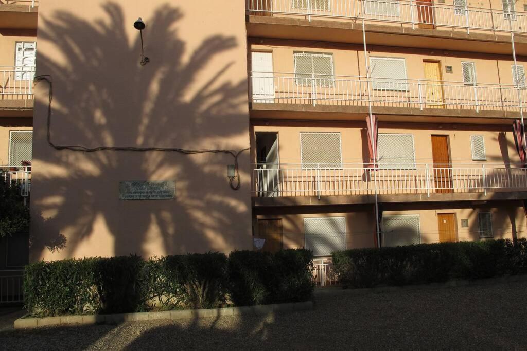 Apartment In Front Of Arrabassada Beach Тарагона Екстериор снимка