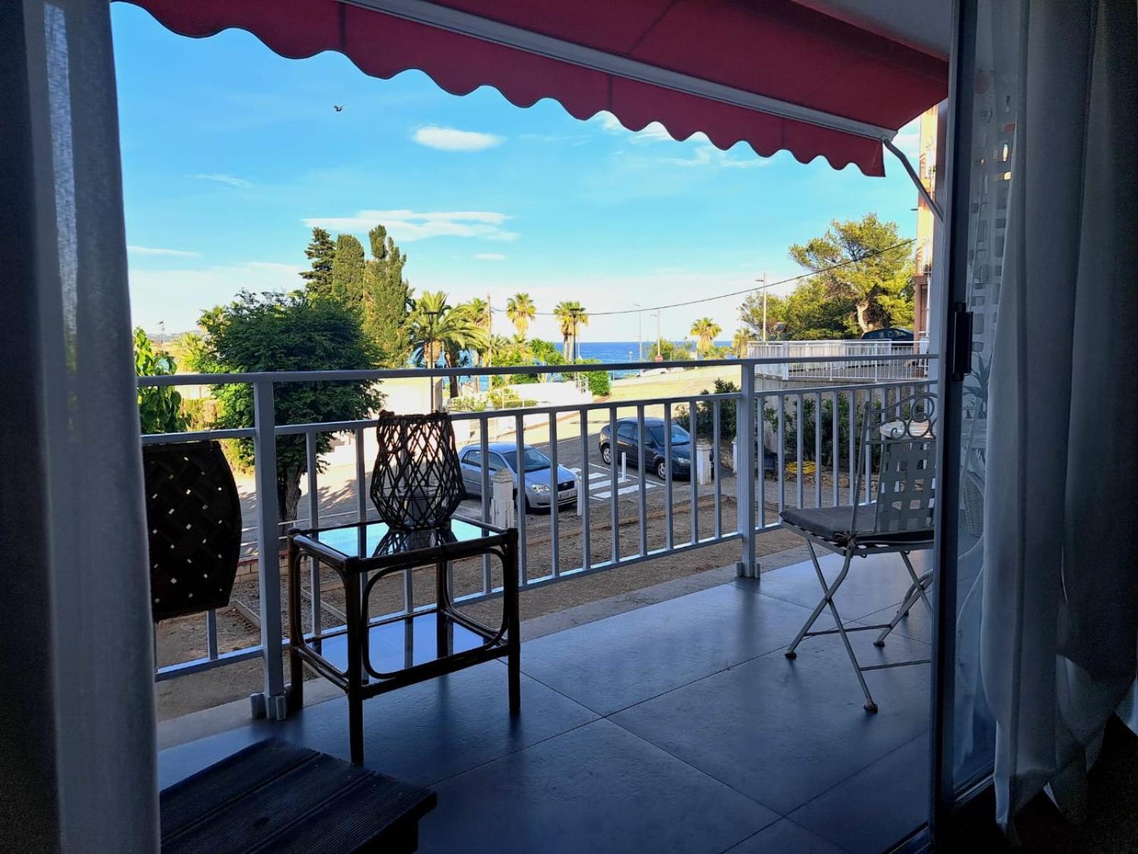 Apartment In Front Of Arrabassada Beach Тарагона Екстериор снимка