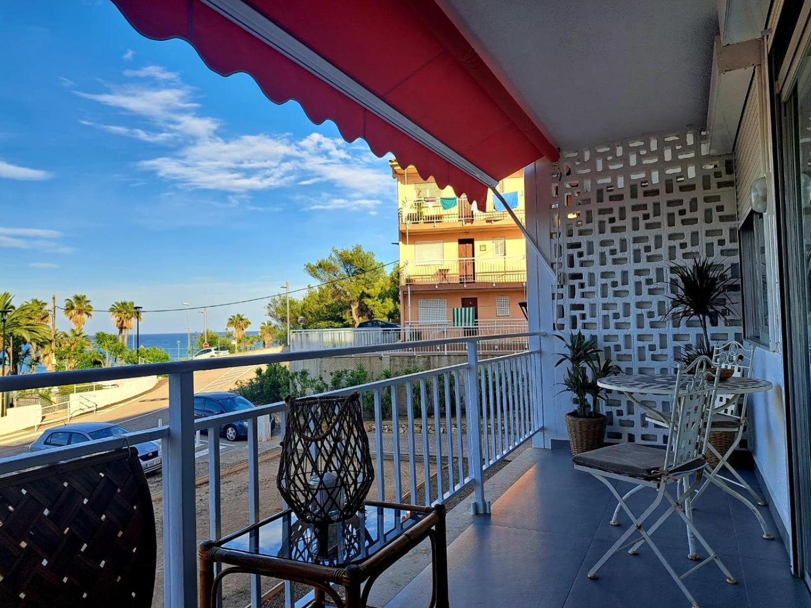 Apartment In Front Of Arrabassada Beach Тарагона Екстериор снимка
